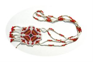 Shiny and beautiful ethnic style beaded necklace